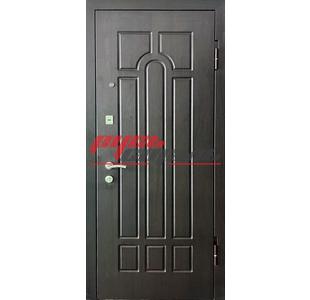 металлическая дверь в квартиру с поворотной задвижкой